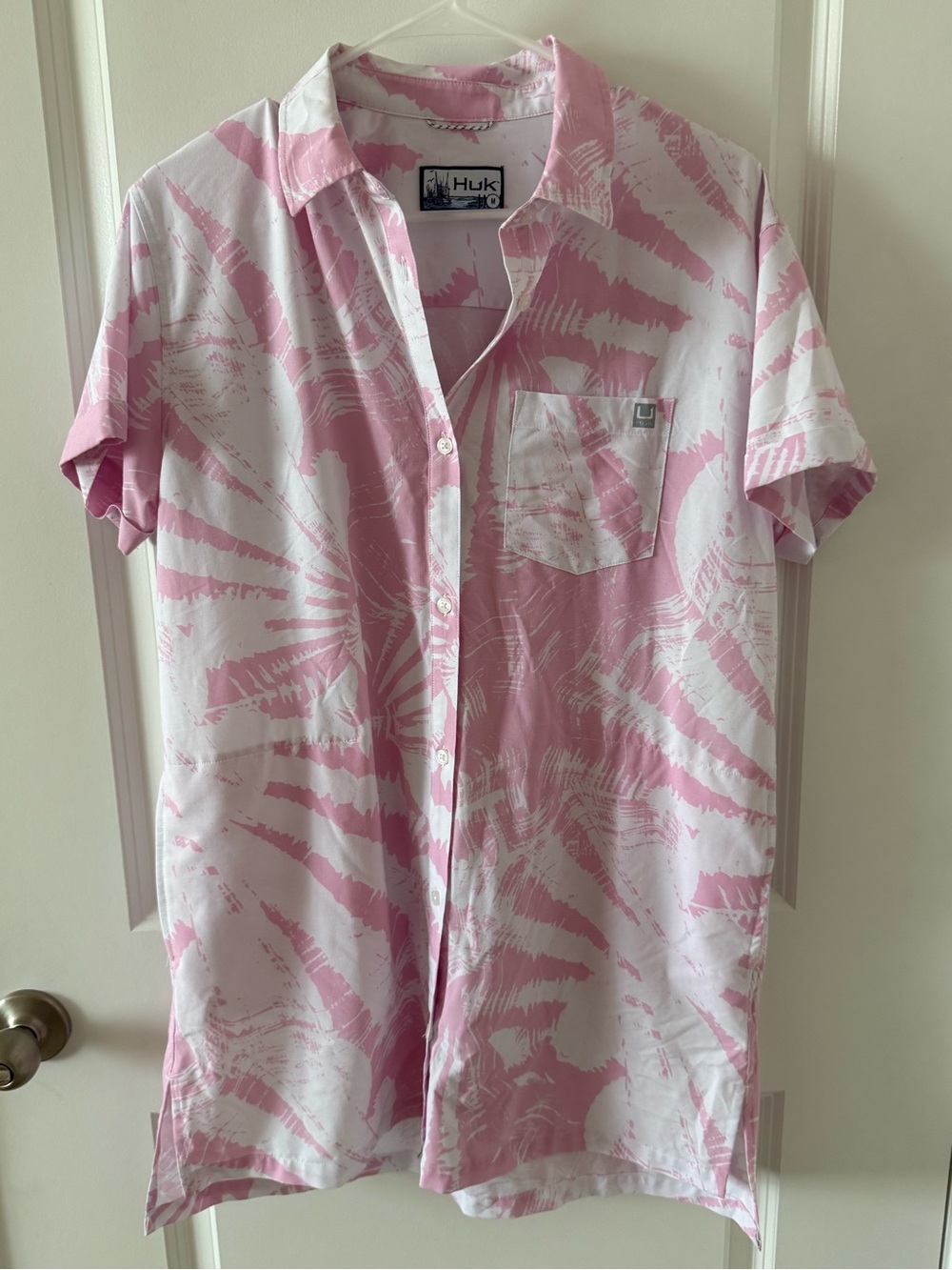 Huk Men’s Pink & White Short-Sleeve Button Down Shirt